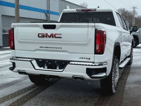 Certified 2022 GMC Sierra 1500 AT4 w/ Technology Package image 4