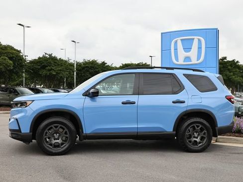 Used 2023 Honda Pilot TrailSport image 4