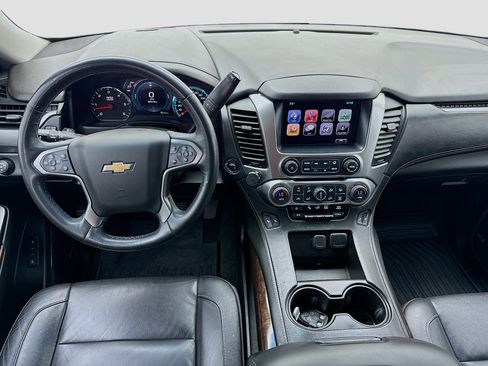 Used 2017 Chevrolet Suburban LT w/ Luxury Package image 14