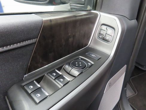 Used 2025 Ford F250 Lariat w/ Black Appearance Package image 58