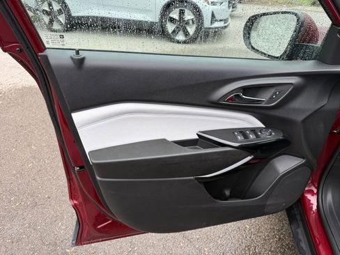 Used 2025 Chevrolet Trax LT image 18