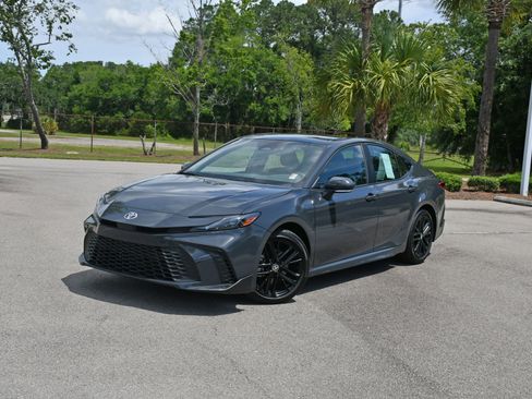 Used 2026 Toyota Camry SE FWD image 6
