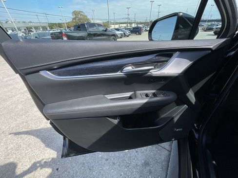 Certified 2025 Cadillac XT5 Premium Luxury image 22