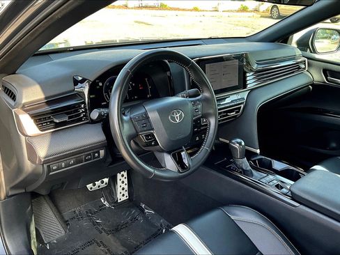 Used 2025 Toyota Camry SE FWD image 13