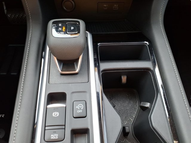 Certified 2025 Nissan Pathfinder SV FWD image 22