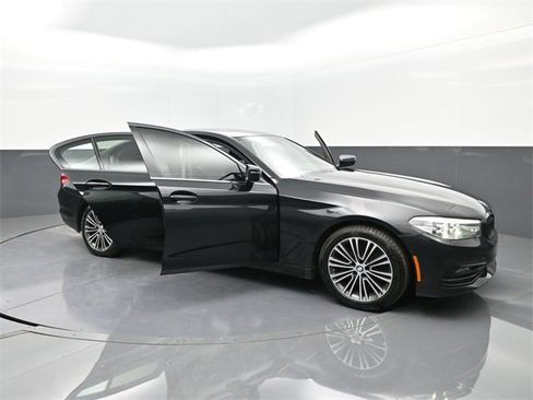 Used 2018 BMW 530i xDrive image 27