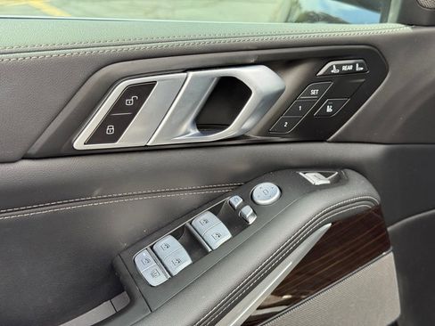 Used 2023 BMW X7 xDrive40i w/ Premium Package AWD/4WD image 10
