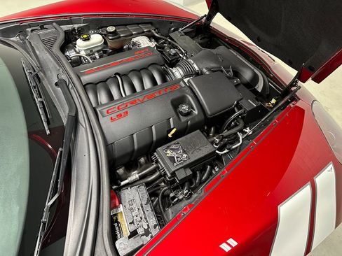 Used 2010 Chevrolet Corvette Grand Sport w/ Preferred Equipment Group image 7