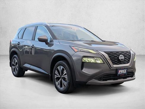 Used 2023 Nissan Rogue SV w/ SV Premium Package image 3