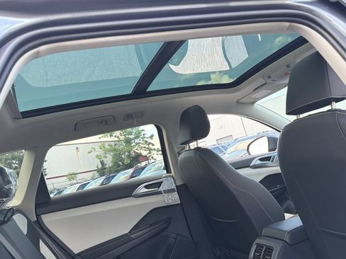 New 2026 Volkswagen Taos SEL AWD/4WD image 11