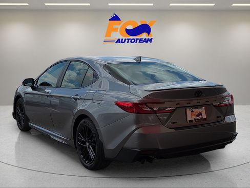 New 2026 Toyota Camry SE w/ Convenience Package FWD image 3