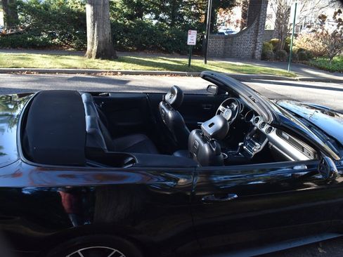 Used 2019 Ford Mustang Premium image 50