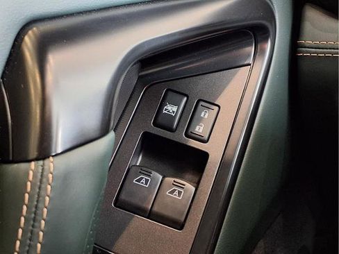 Certified 2024 Nissan GT-R w/ Floor Mat Package AWD/4WD image 24