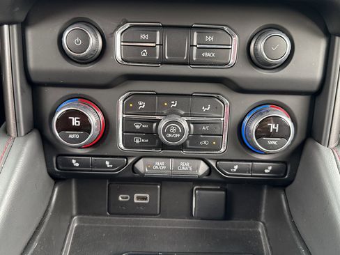 Used 2022 Chevrolet Suburban RST w/ Luxury Package image 10