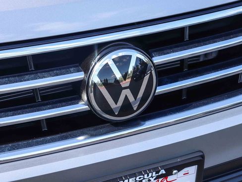 Used 2024 Volkswagen Tiguan SE FWD image 13