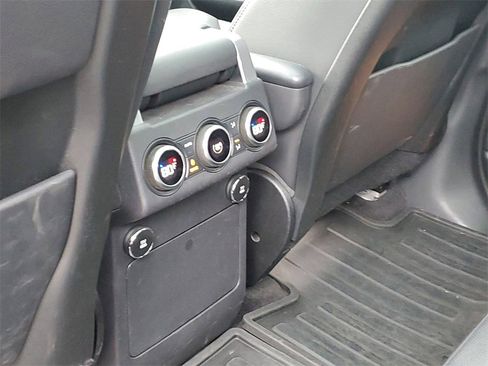 Used 2019 Land Rover Discovery HSE image 22