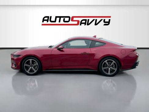 Used 2025 Ford Mustang Coupe RWD image 4