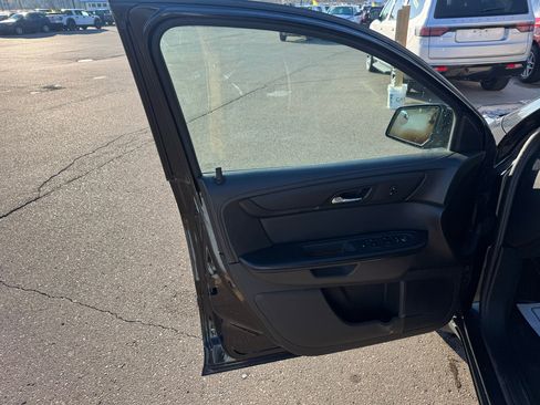 Used 2014 Chevrolet Traverse LT image 15