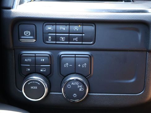 Used 2025 Chevrolet Tahoe LT AWD/4WD image 36