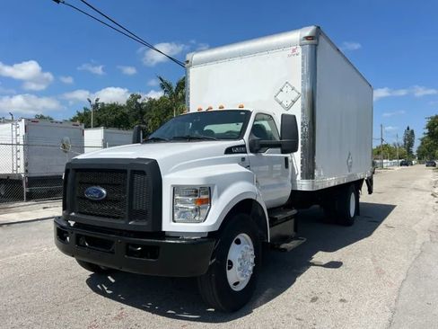 Used 2017 Ford F650 2WD Regular Cab Super Duty image 2