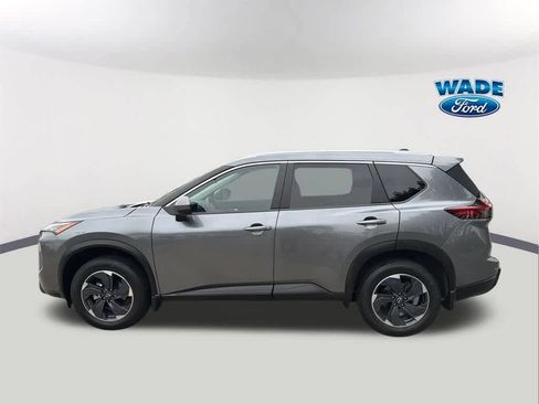 Used 2024 Nissan Rogue SV w/ SV Premium Package image 8