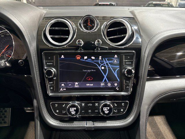 Used 2017 Bentley Bentayga AWD/4WD image 76
