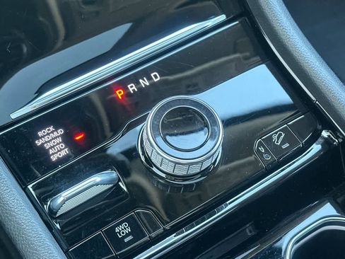 Certified 2022 Jeep Grand Cherokee Limited 4xe w/ Luxury Tech Group II AWD/4WD image 24