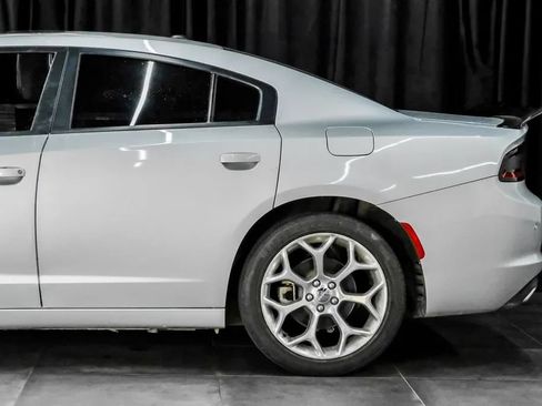 Used 2022 Dodge Charger SXT w/ Leather Interior Group RWD image 16