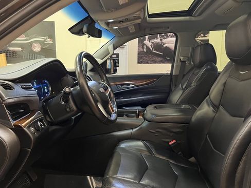 Used 2018 Cadillac Escalade Luxury RWD image 17