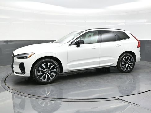 Used 2024 Volvo XC60 B5 Core w/ Protection Package Premier AWD/4WD image 3