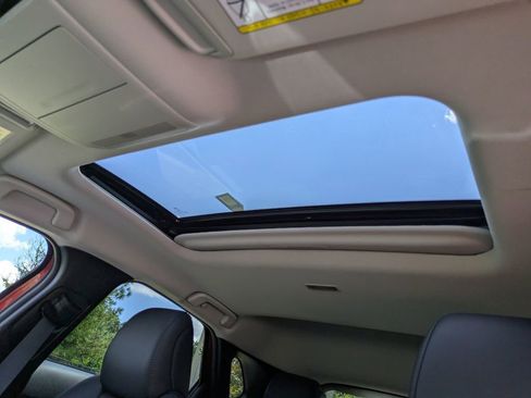 Certified 2025 MAZDA CX-30 AWD 2.5 S w/ Preferred Package image 22