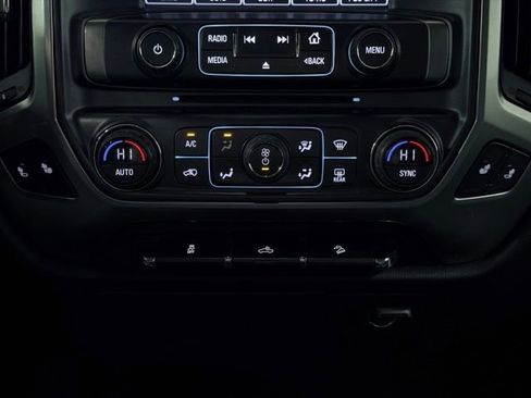 Used 2018 Chevrolet Silverado 1500 LT w/ All Star Edition AWD/4WD image 31