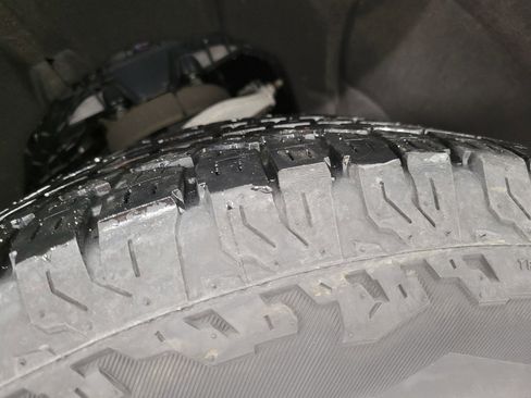 Used 2024 Chevrolet Silverado 1500 LT image 4