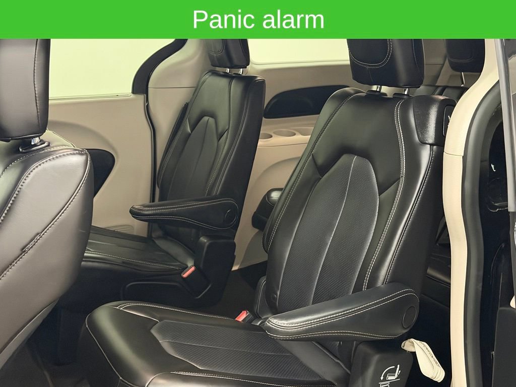 Used 2023 Chrysler Pacifica Touring-L FWD image 25