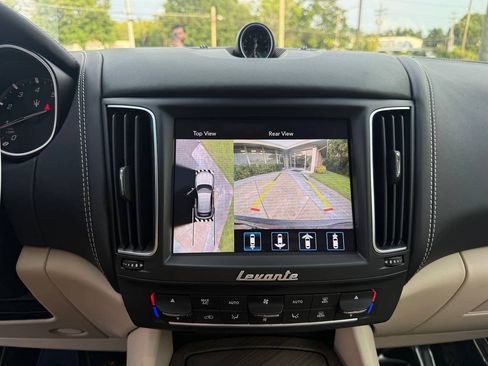Used 2019 Maserati Levante S GranLusso AWD/4WD image 13