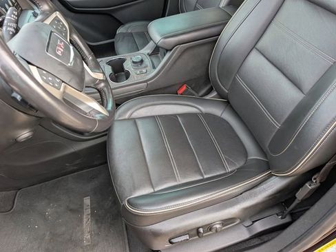 Used 2021 GMC Acadia Denali w/ Denali Technology Package image 11