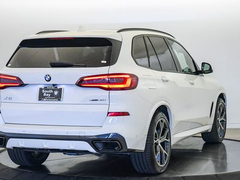 Certified 2022 BMW X5 xDrive40i w/ M Sport Package AWD/4WD image 4