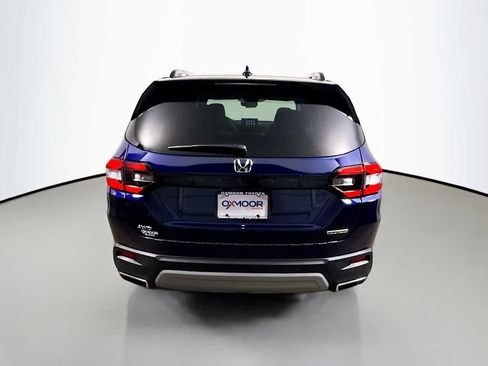 Used 2025 Honda Pilot Touring image 6