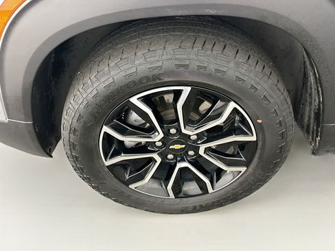 Used 2023 Chevrolet TrailBlazer ACTIV w/ Sun and Liftgate Package AWD/4WD image 11