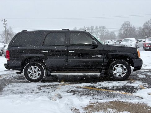 Used 2005 Cadillac Escalade AWD image 5