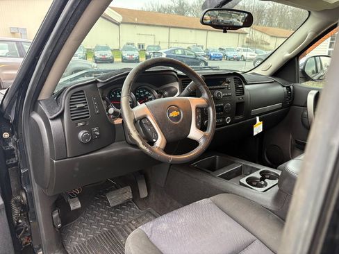 Used 2011 Chevrolet Silverado 1500 LT w/ Regional Value Package image 16