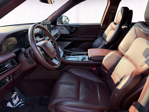 Used 2023 Lincoln Aviator Black Label AWD/4WD image 9