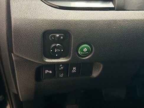 Used 2019 Honda Pilot Touring image 9