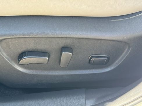 Used 2022 Nissan Rogue Sport SL w/ Premium Package image 11