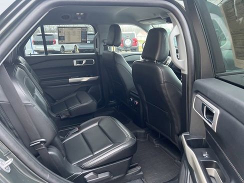 Used 2022 Ford Explorer XLT w/ Equipment Group 202A image 12