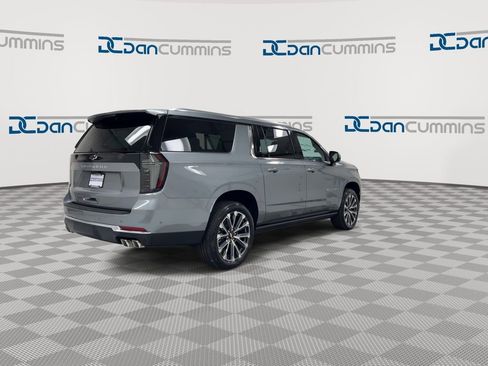 New 2026 Chevrolet Suburban High Country AWD/4WD image 8