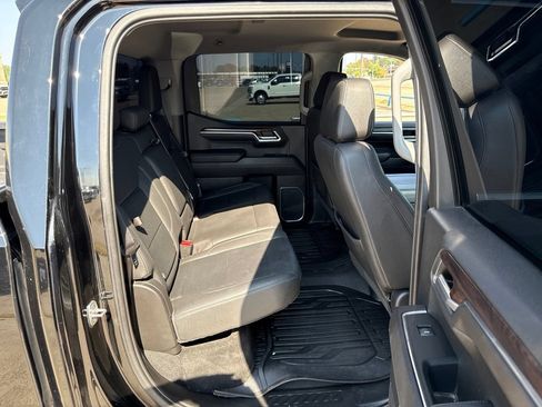 Used 2023 GMC Sierra 1500 SLT AWD/4WD image 11