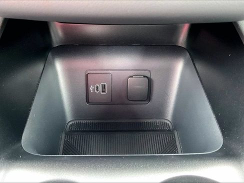 Used 2026 Ford Explorer Active w/ Active Comfort Package RWD image 17