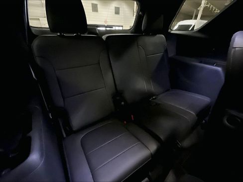 Used 2023 Chevrolet Traverse LT w/ LT Premium Package image 26