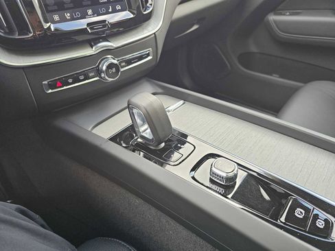 Certified 2025 Volvo XC60 B5 Plus AWD/4WD image 31
